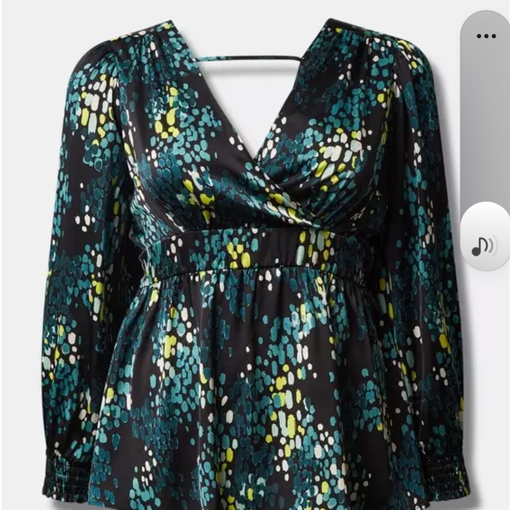 Torrid Printed Peplum Blouse W/ Tie Back and Long Sleeves. P2P 27”, Size 2X - Picture 3 of 5